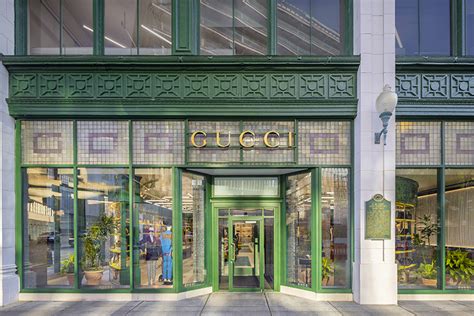 gucci store close to me